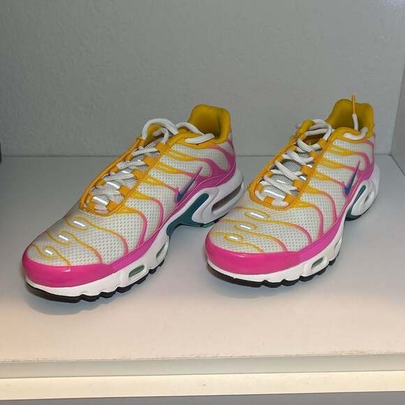 Nike Air Max Plus Premium 'White Tropical Twist' CJ9922-100 - Picture 3 of 9